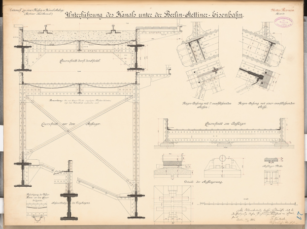 Schwarzes und weißes Architekturzeichnung des Berlin-Sienbahn-Brücke, das detaillierte Pläne und strukturelle Merkmale auf altem Papier zeigt.