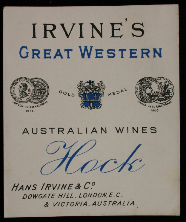 Plakatwerbung für Irvines Große Western Australian Wines, das den Namen des Unternehmens und die Weinart-Logos zeigt.