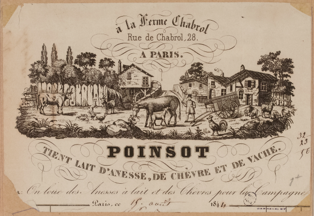 Ein altes Buch mit einer Zeichnung einer Farmszene mit Häusern, Bäumen, Tieren, Menschen und einem Wagen, mit etwas Text auf der Seite.