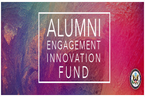 Ein Plakat mit der├╝berschrift "Alumni Engagement Innovation Fund" in fetter schwarzer Schrift auf einem wei├čem Hintergrund, mit einem Logo in der rechten unteren Ecke.