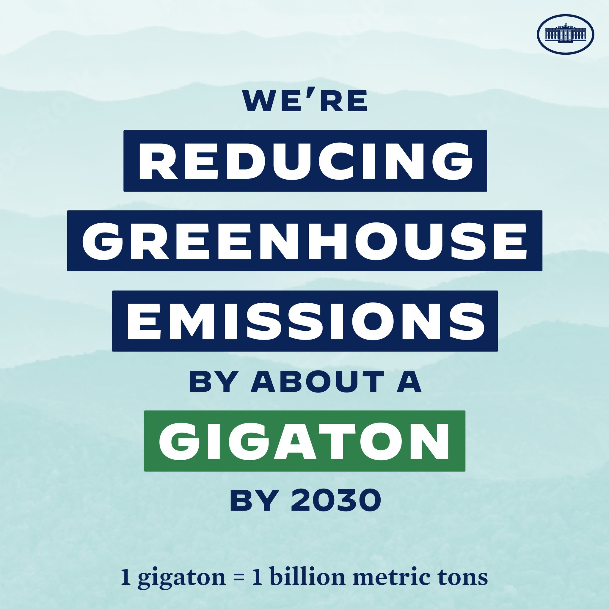 Plakat mit Text und Logo, das besagt: "Wir reduzieren die Treibhausgasemissionen um etwa eine Gigatonne bis 2030.", das für die Reduzierung der Treibhausgasemissionen bis 2030 wirbt.