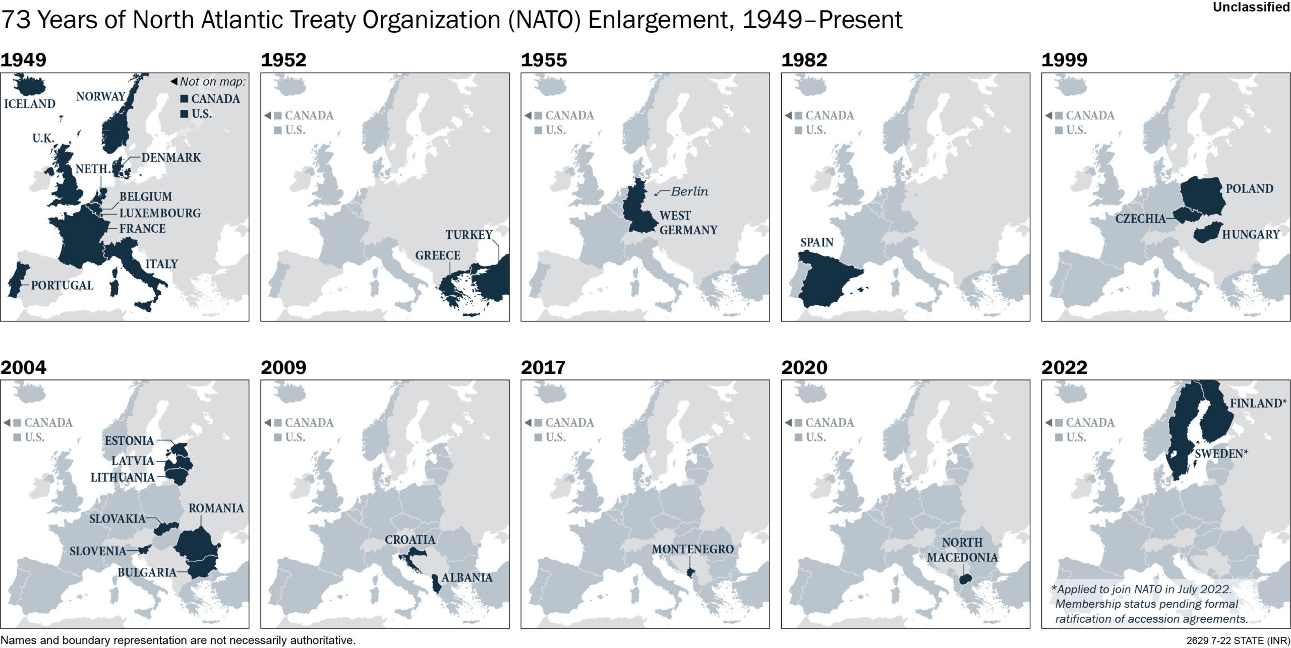 Eine Karte, die die 73-jährige Erweiterung der Nordatlantikvertragsorganisation (NATO) von 1949 bis heute zeigt, mit Bereichen, die farblich nach Jahren unterteilt sind und informativer Text oben.