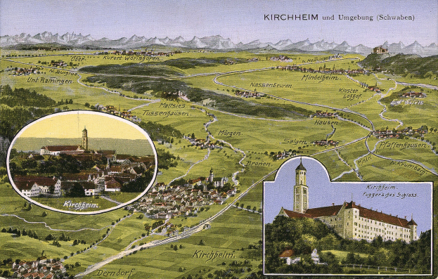 Schwarz-weiß-Postkarte von Kirchheim und Umgebung, Deutschland, die eine Karte der Stadt mit Gebäuden, Bäumen, Hügeln und Himmel zeigt, begleitet von Text.