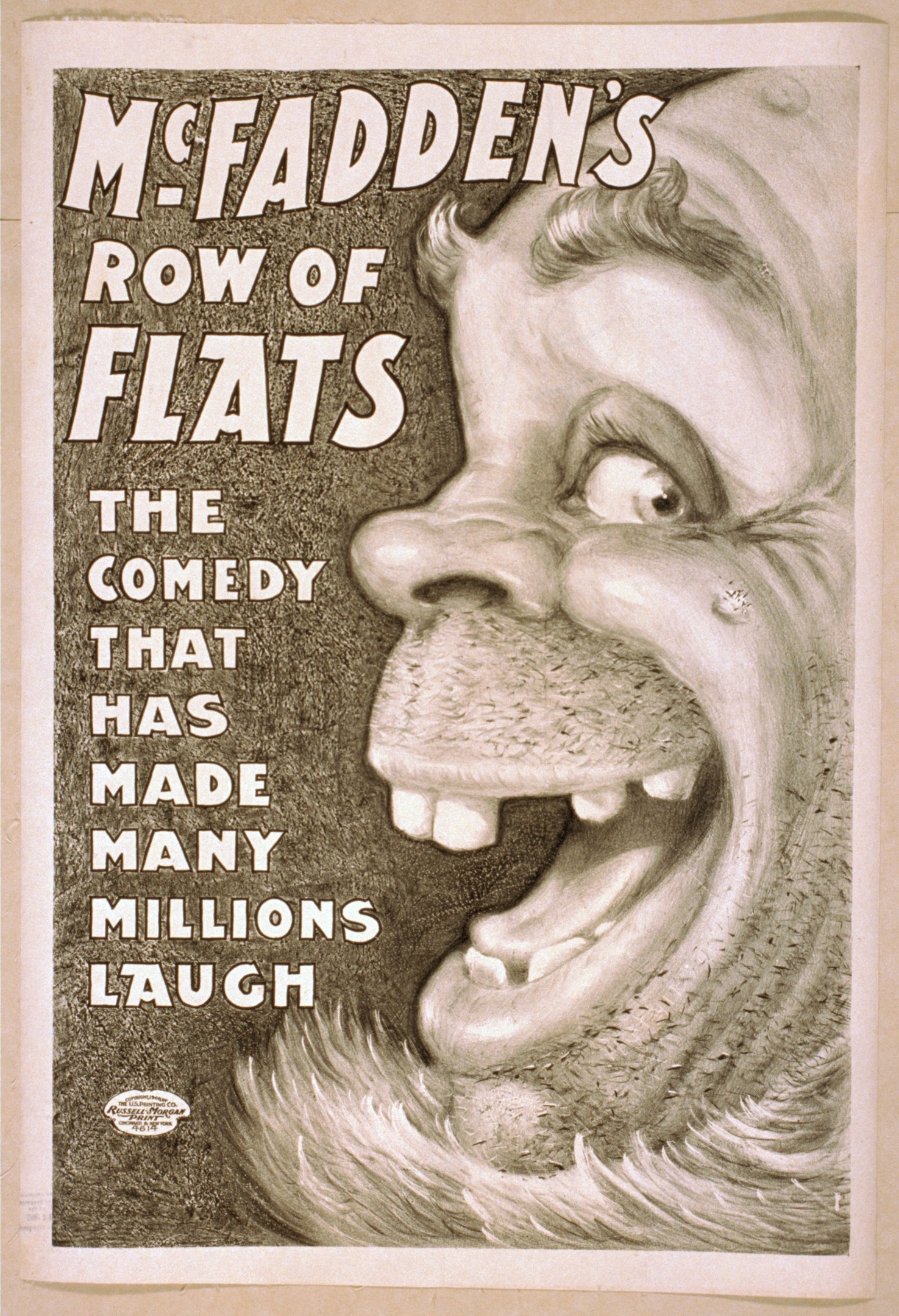 Plakat einer lachenden Person mit wilden Haaren, weit aufgerissenen Augen und einem breiten Grinsen, vor einem hellgelben Hintergrund, mit der Aufschrift "McFadden's Row of Flats: The Comedy That Has Made Many Millions Laugh."