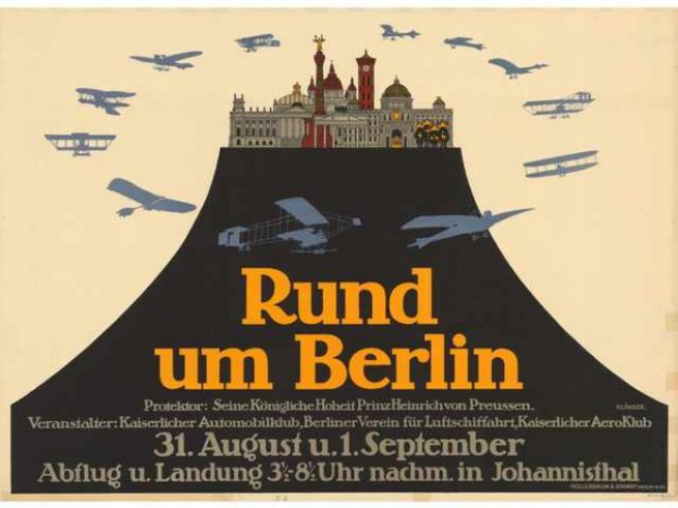 Ein Plakat, das eine Berliner Luftschau ankündigt, mit dem Text 'Rund um Berlin', im Hintergrund ein Gebäude und mehrere Flugzeuge am Himmel.
