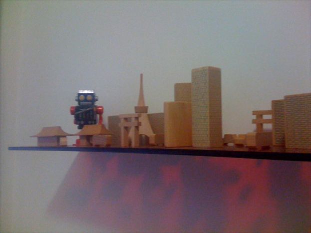 Spiele auf einem Regal.